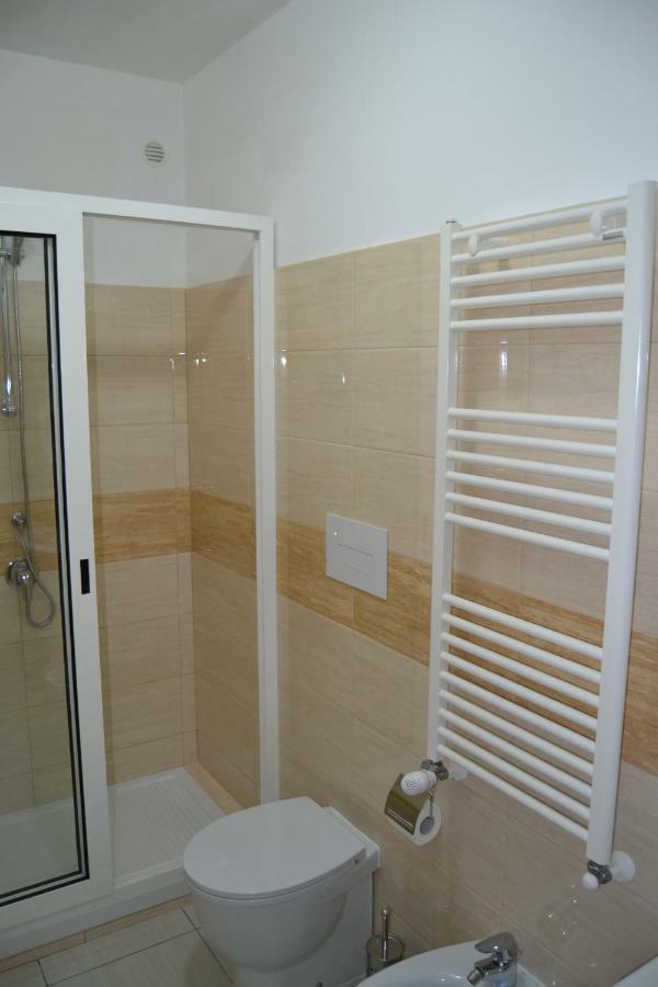 Guesthouse Holiday Formia Beach Exterior photo