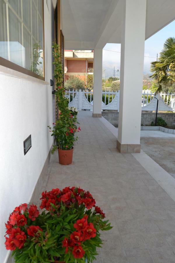 Guesthouse Holiday Formia Beach Exterior photo