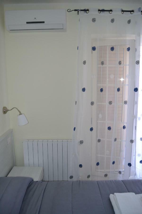 Guesthouse Holiday Formia Beach Exterior photo