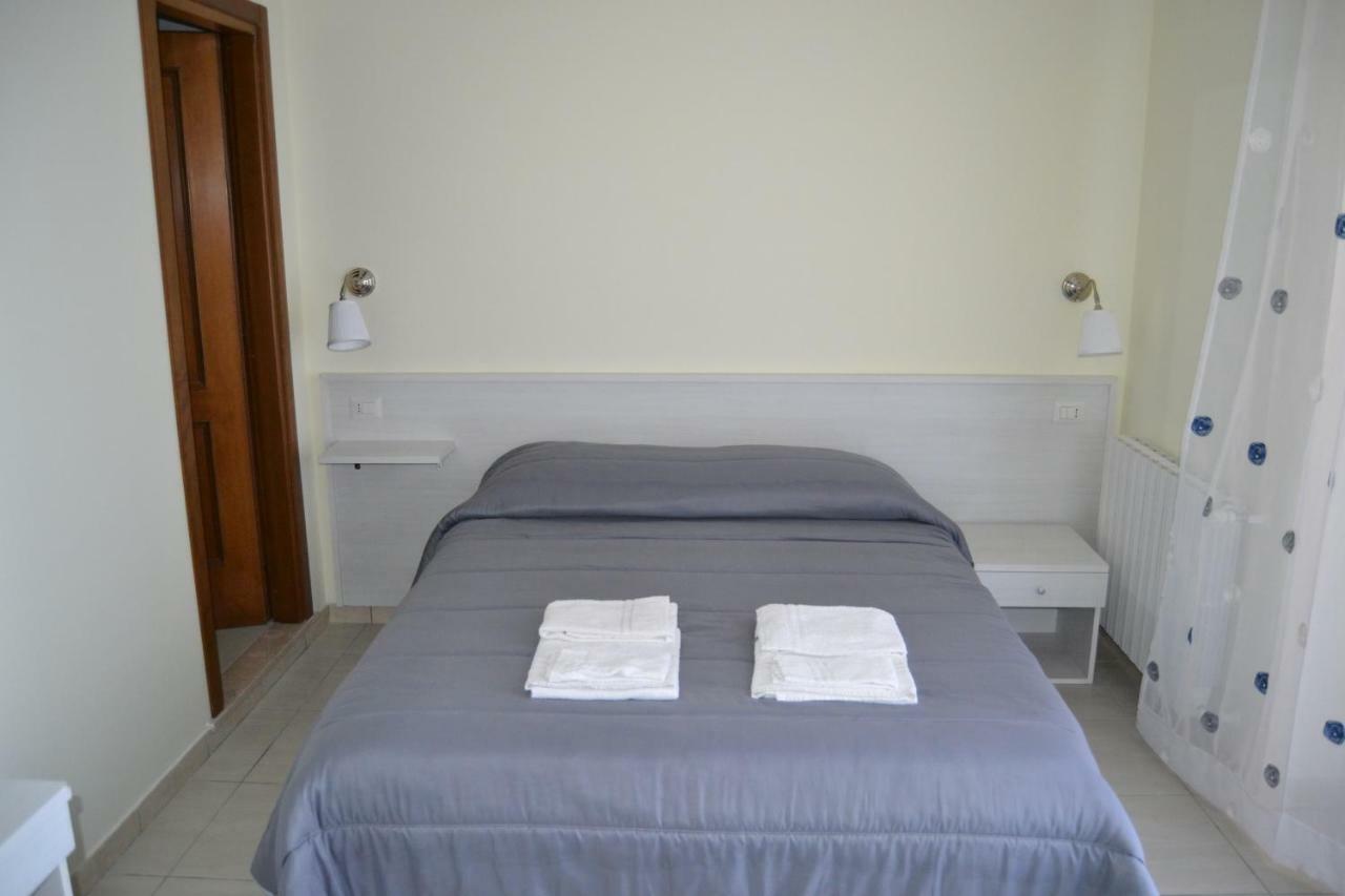 Guesthouse Holiday Formia Beach Exterior photo