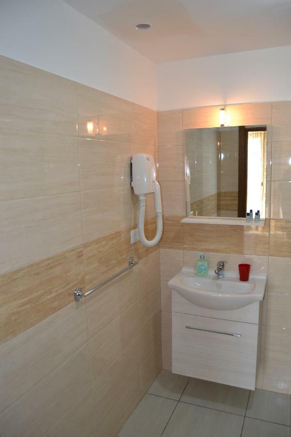 Guesthouse Holiday Formia Beach Exterior photo