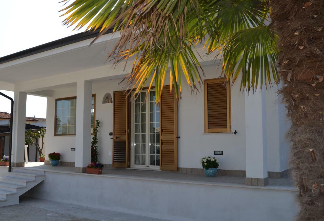 Guesthouse Holiday Formia Beach Exterior photo