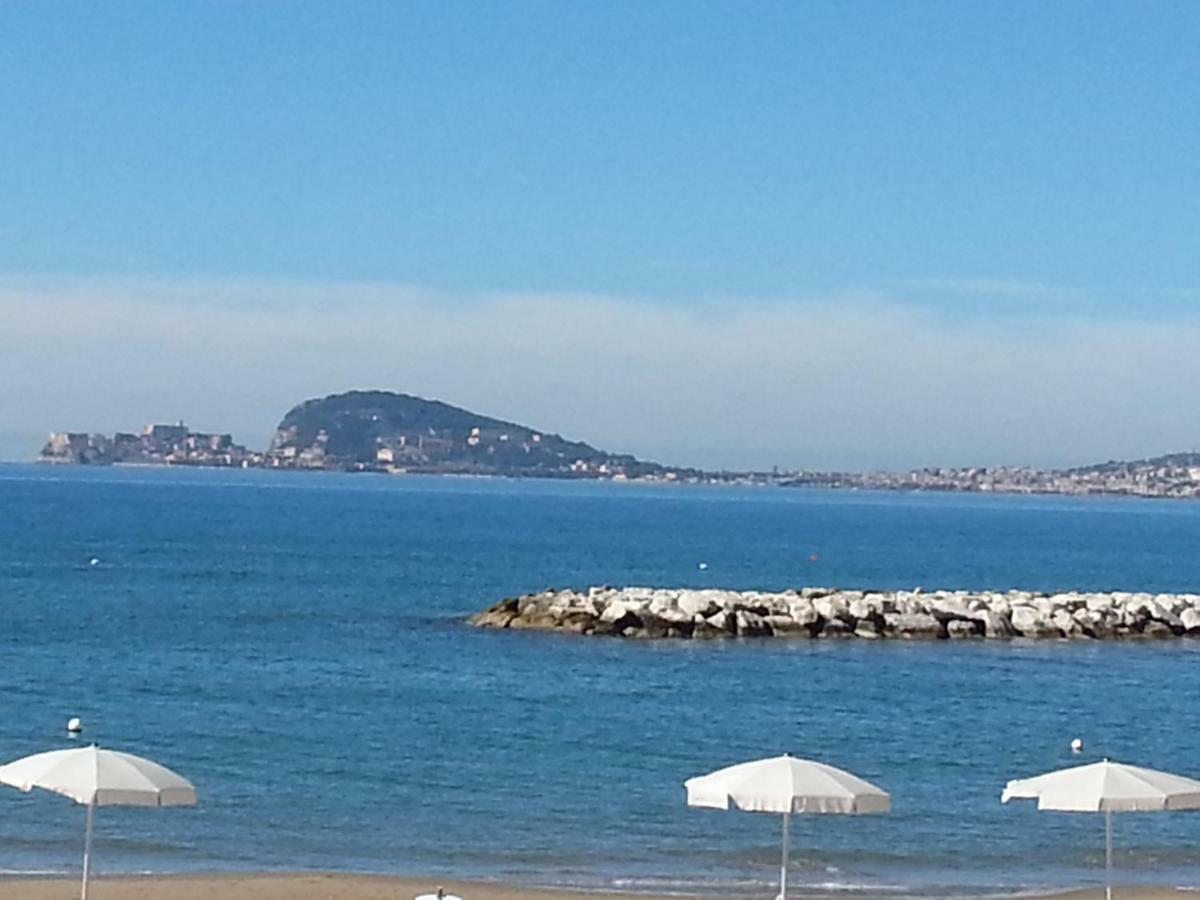 Guesthouse Holiday Formia Beach Exterior photo