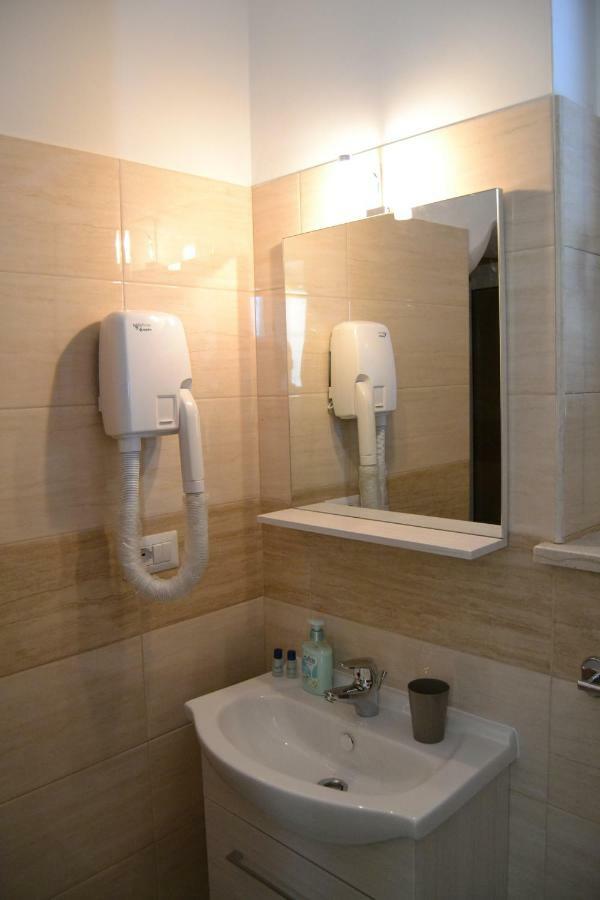 Guesthouse Holiday Formia Beach Exterior photo