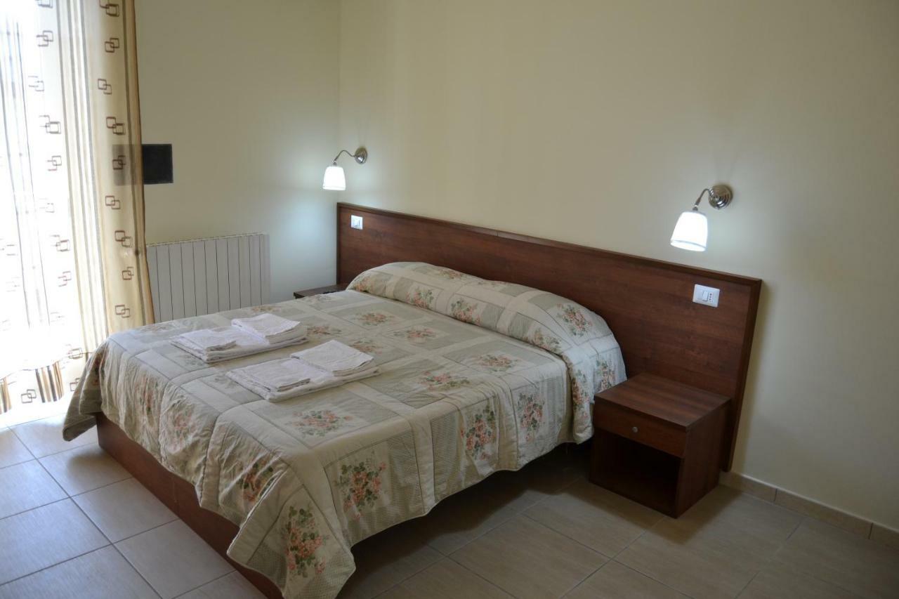 Guesthouse Holiday Formia Beach Exterior photo