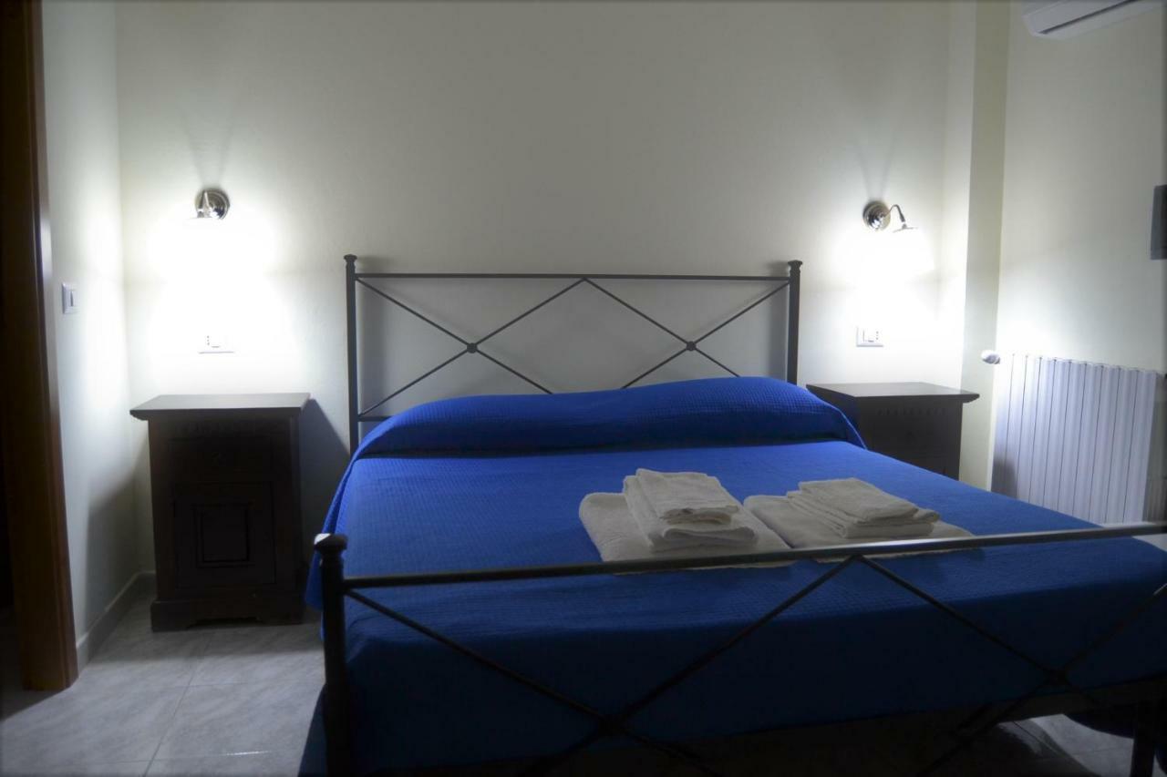 Guesthouse Holiday Formia Beach Exterior photo
