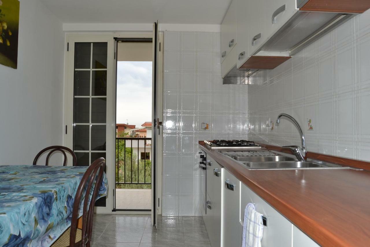 Guesthouse Holiday Formia Beach Exterior photo