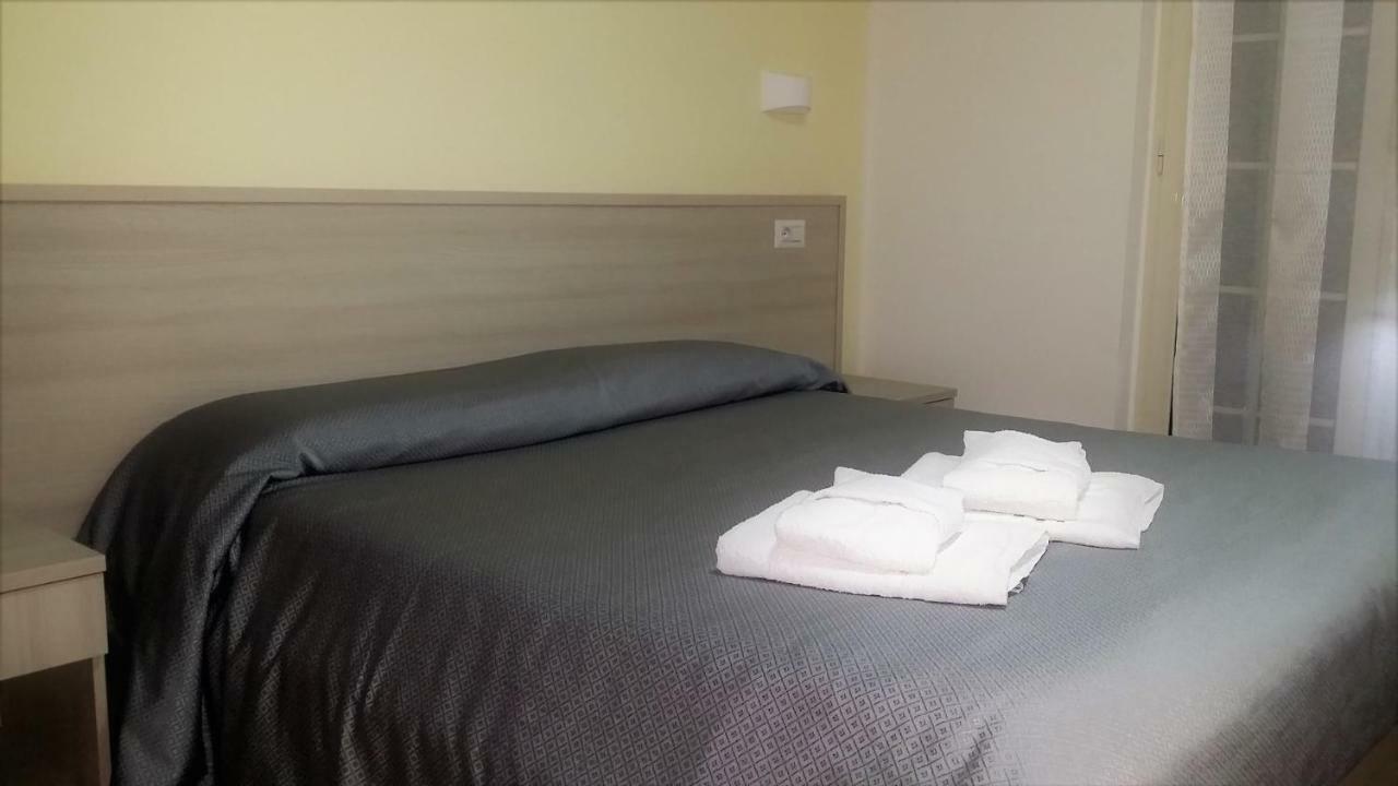 Guesthouse Holiday Formia Beach Exterior photo